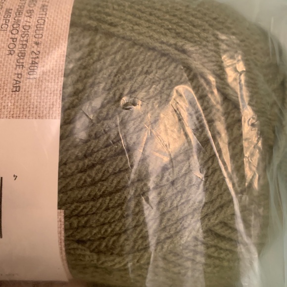 NWT Loops & Threads Impeccable Yarn 4.5oz pack of 3 wine ❤️ navy blue green - Picture 7 of 16